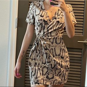 Snakeprimt dress